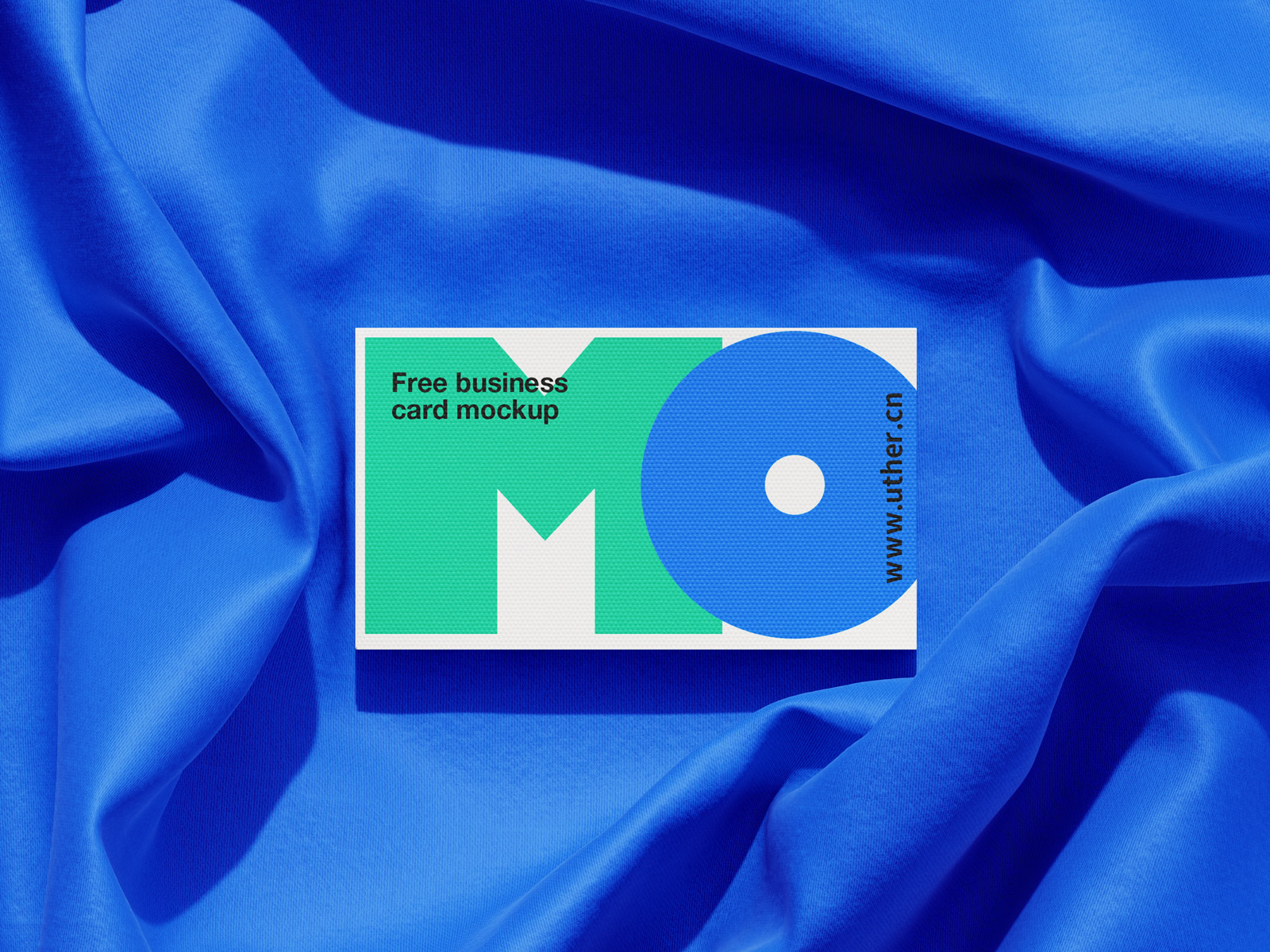 放在织物上的的名片卡片样机模型Business Card Mockup .psd素材